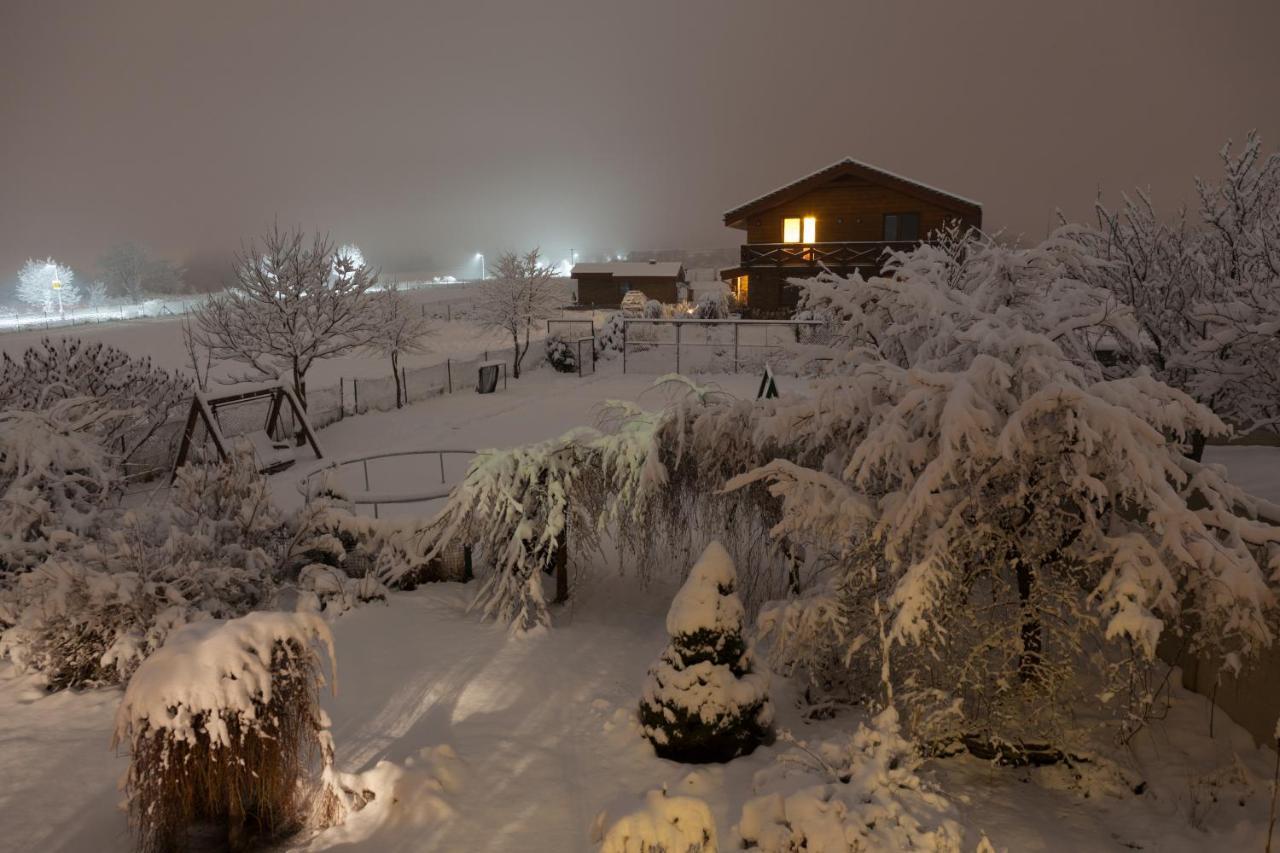 Penzion Tri klasy Nova Lesna Bagian luar foto